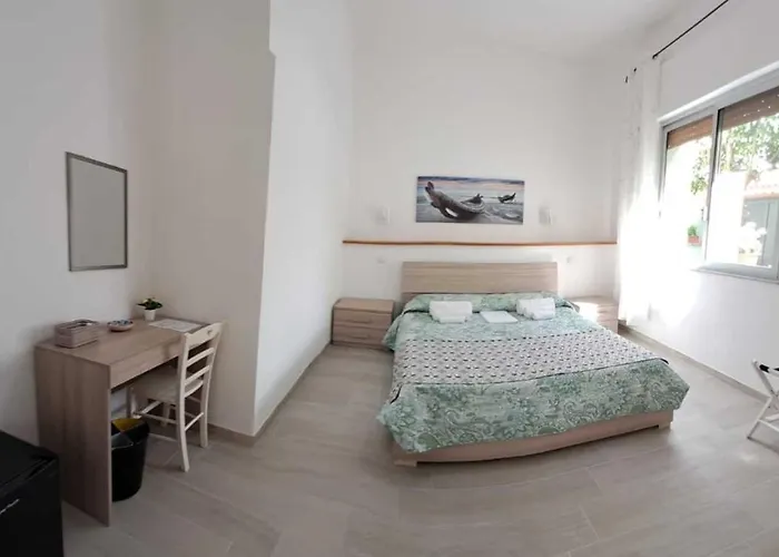 Pratza Froria بيت ضيافة 3*