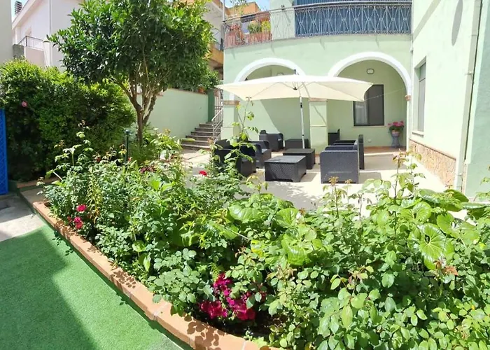 Pratza Froria بيت ضيافة