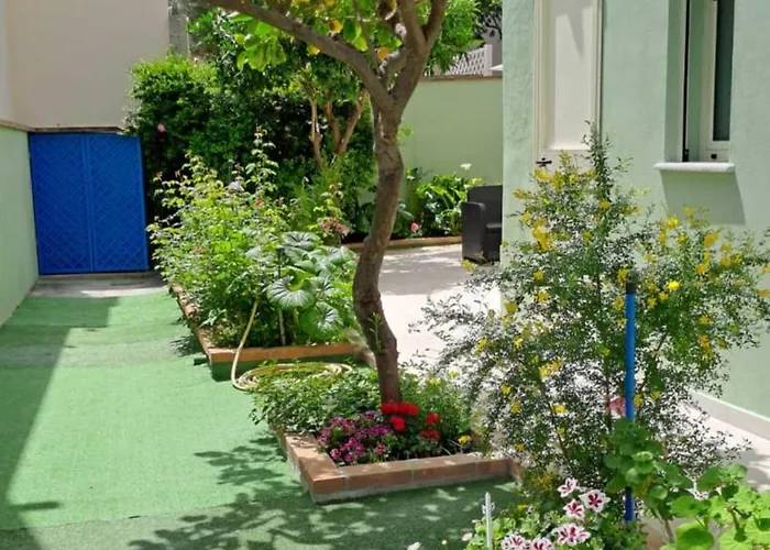 بيت ضيافة Pratza Froria 3*