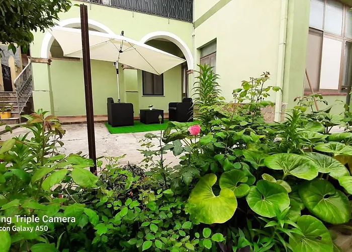 Pratza Froria Guest house 3*